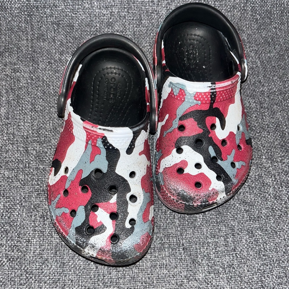 CROCS Red and Black Water Shoes with Ventilation